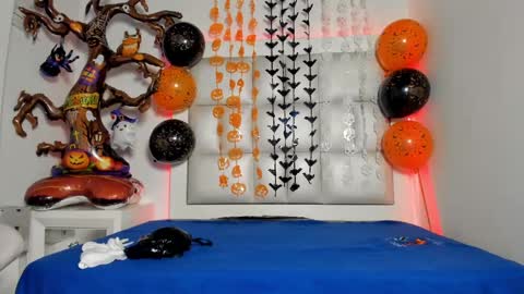 laura__js_ online show from October 6, 2025, 5:27 am