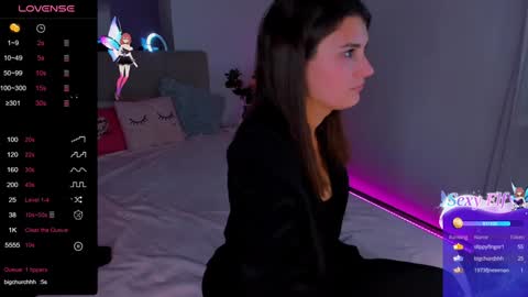 Snapshot of laura__leee chatting on December 14, 2024, 10:02 am Laura online show from December 14, 2024, 10:02 am