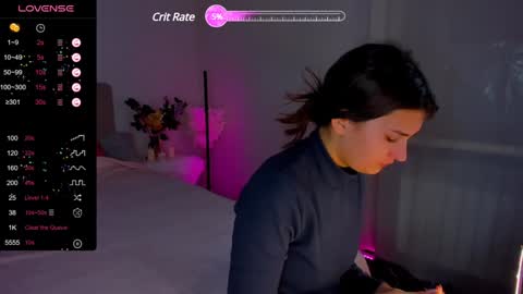 Snapshot of laura__leee chatting on December 17, 2024, 6:35 am Laura online show from December 17, 2024, 6:35 am