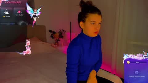 Snapshot of laura__leee chatting on December 21, 2024, 6:41 am Laura online show from December 21, 2024, 6:41 am