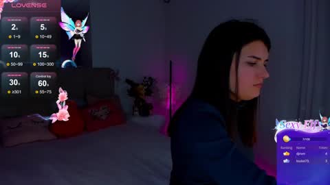 Snapshot of laura__leee chatting on December 30, 2024, 12:31 pm Laura online show from December 30, 2024, 12:31 pm