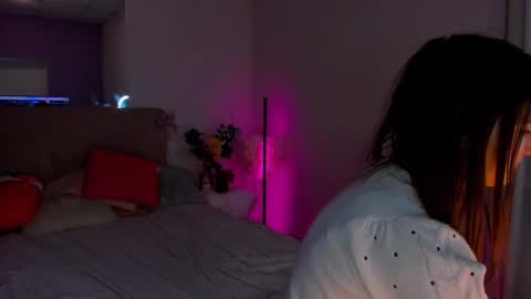 Snapshot of laura__leee chatting on January 6, 2025, 6:03 am Laura online show from January 6, 2025, 6:03 am