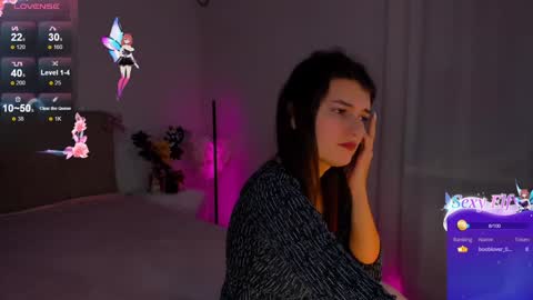 Snapshot of laura__leee chatting on January 7, 2025, 9:29 am Laura online show from January 7, 2025, 9:29 am