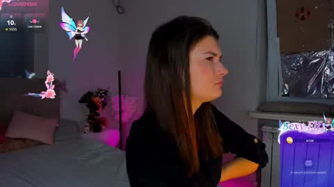 Snapshot of laura__leee chatting on January 9, 2025, 6:06 am Laura online show from January 9, 2025, 6:06 am