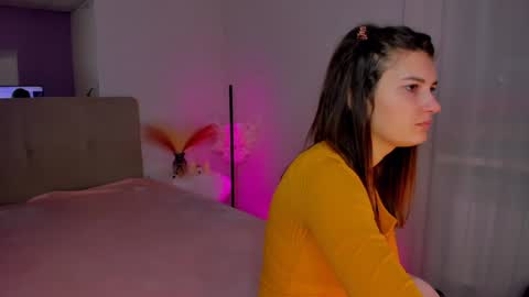 Snapshot of laura__leee chatting on January 28, 2025, 6:27 am Laura online show from January 28, 2025, 6:27 am