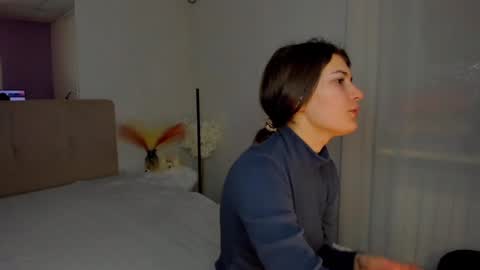 Snapshot of laura__leee chatting on January 29, 2025, 6:22 am Laura online show from January 29, 2025, 6:22 am