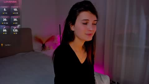 Snapshot of laura__leee chatting on February 1, 2025, 12:47 pm Laura online show from February 1, 2025, 12:47 pm