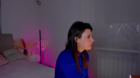 Snapshot of laura__leee chatting on February 2, 2025, 9:30 am Laura online show from February 2, 2025, 9:30 am