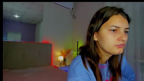 Snapshot of laura__leee chatting on October 10, 2025, 5:28 am Laura online show from October 10, 2025, 5:28 am