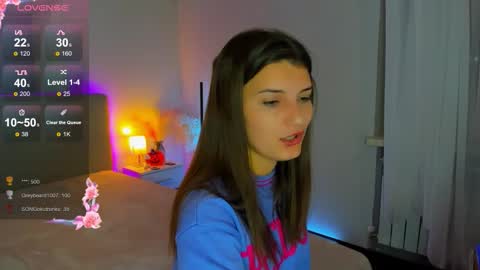 Snapshot of laura__leee chatting on October 13, 2025, 5:24 pm Laura online show from October 13, 2025, 5:24 pm