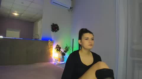 Laura online show from December 14, 2025, 6:41 am