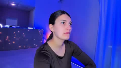 Laura online show from May 4, 2026, 4:52 am