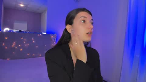 Laura online show from May 15, 2026, 5:03 am