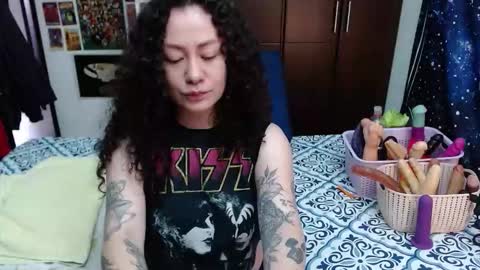 Snapshot of laura_anal_ chatting on September 17, 2025, 4:41 pm  Wen  online show from September 17, 2025, 4:41 pm