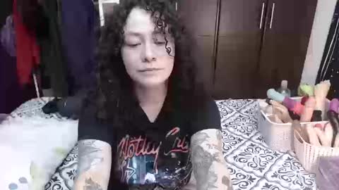 Snapshot of laura_anal_ chatting on September 25, 2025, 4:43 pm  Wen  online show from September 25, 2025, 4:43 pm