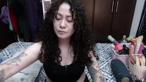 Snapshot of laura_anal_ chatting on September 26, 2025, 10:25 pm  Wen  online show from September 26, 2025, 10:25 pm