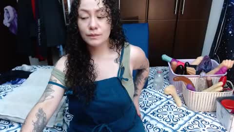 Snapshot of laura_anal_ chatting on October 1, 2025, 5:19 pm  Wen  online show from October 1, 2025, 5:19 pm