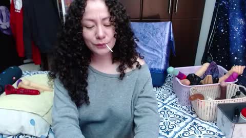 Snapshot of laura_anal_ chatting on October 6, 2025, 9:34 pm  Wen  online show from October 6, 2025, 9:34 pm