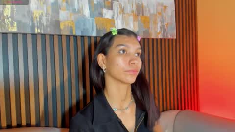 Laura online show from December 18, 2025, 12:33 pm