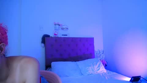 Snapshot of laura_candy02 chatting on December 17, 2024, 8:32 pm LAURA online show from December 17, 2024, 8:32 pm