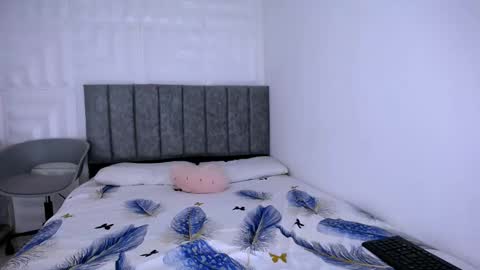 Snapshot of laura_candy02 chatting on January 31, 2025, 1:22 am LAURA online show from January 31, 2025, 1:22 am