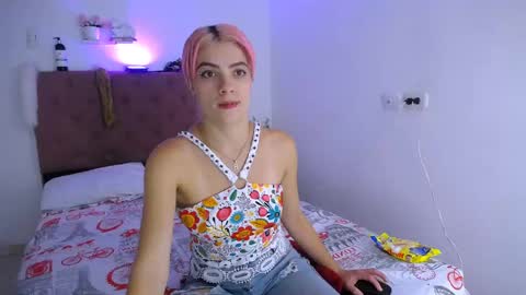 Snapshot of laura_candy02 chatting on February 18, 2025, 2:27 pm LAURA online show from February 18, 2025, 2:27 pm