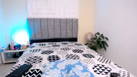 LAURA online show from January 19, 2026, 2:43 pm