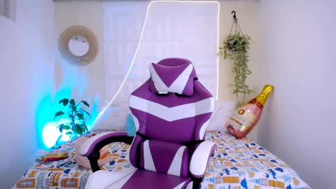 LAURA online show from May 3, 2026, 6:03 pm