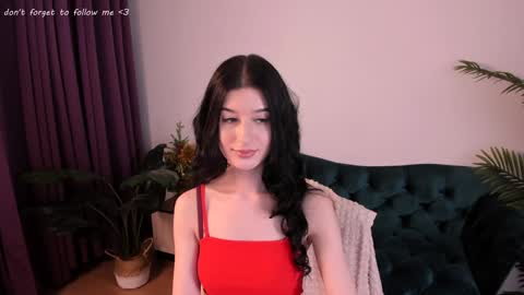 Snapshot of laura_coy chatting on December 18, 2024, 11:40 pm Laura online show from December 18, 2024, 11:40 pm