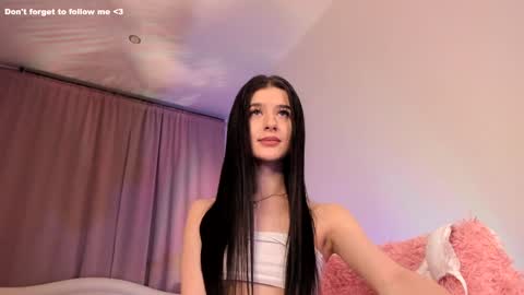 Snapshot of laura_coy chatting on January 26, 2025, 2:35 am Laura online show from January 26, 2025, 2:35 am