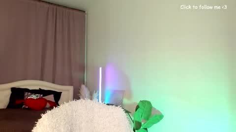 Laura online show from October 17, 2025, 7:27 pm