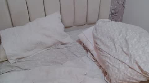 Snapshot of laura_d23 chatting on December 3, 2024, 5:42 am laura online show from December 3, 2024, 5:42 am