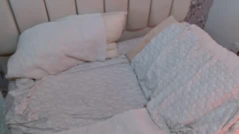 Snapshot of laura_d23 chatting on December 10, 2024, 4:45 am laura online show from December 10, 2024, 4:45 am
