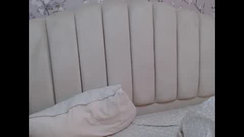 Snapshot of laura_d23 chatting on December 18, 2024, 5:04 am laura online show from December 18, 2024, 5:04 am