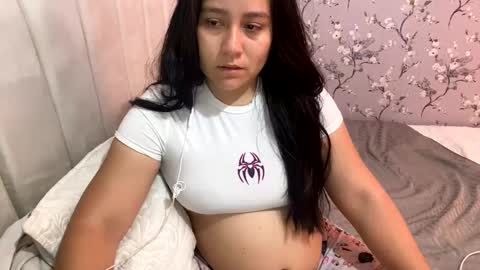Snapshot of laura_d23 chatting on February 3, 2025, 3:53 am laura online show from February 3, 2025, 3:53 am