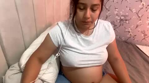 Snapshot of laura_d23 chatting on February 12, 2025, 2:03 am laura online show from February 12, 2025, 2:03 am