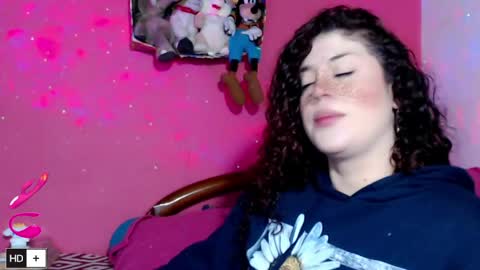 weedcam Curly Laura OF    online show from April 8, 2026, 11:21 am