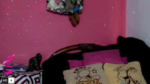 Snapshot of laura_fountain_ chatting on April 25, 2026, 3:09 pm weedcam Curly Laura OF online show from April 25, 2026, 3:09 pm