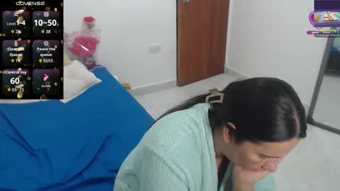 laura_foxx2379 online show from November 2, 2025, 3:09 am