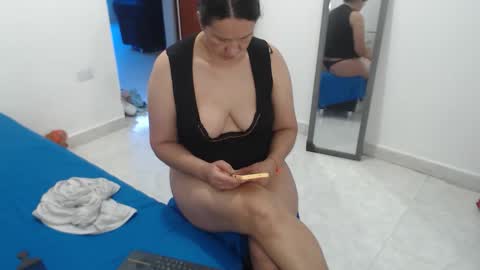 laura_foxx2379 online show from January 9, 2026, 4:54 pm