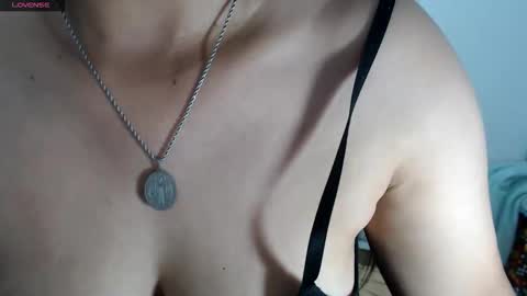 laura_foxx2379 online show from May 1, 2026, 4:55 pm