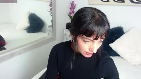 Laura Gibson online show from February 2, 2026, 1:21 pm