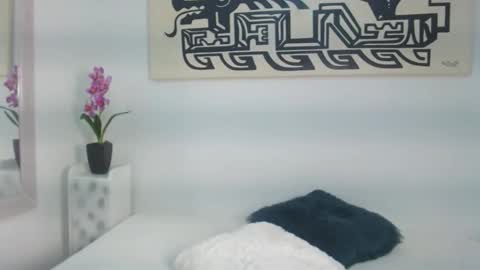 Laura Gibson online show from February 3, 2026, 1:49 pm