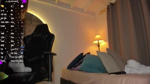 Snapshot of laura_hills18 chatting on October 30, 2025, 12:28 pm Lura online show from October 30, 2025, 12:28 pm