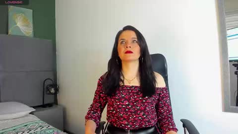 laura hotties online show from March 6, 2025, 12:30 pm