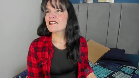 Snapshot of laura_hotties chatting on September 27, 2025, 1:05 pm laura hotties online show from September 27, 2025, 1:05 pm