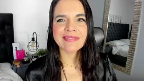 laura hotties online show from March 3, 2026, 1:06 pm