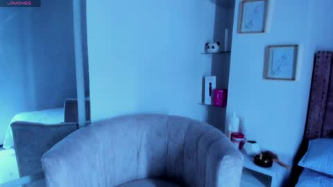Snapshot of laura_hotties chatting on May 8, 2026, 6:35 pm laura hotties online show from May 8, 2026, 6:35 pm