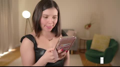 Laura Lee. online show from January 30, 2025, 5:52 am