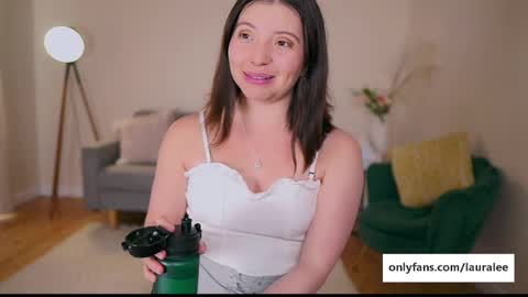 Laura Lee. online show from March 10, 2025, 2:17 am